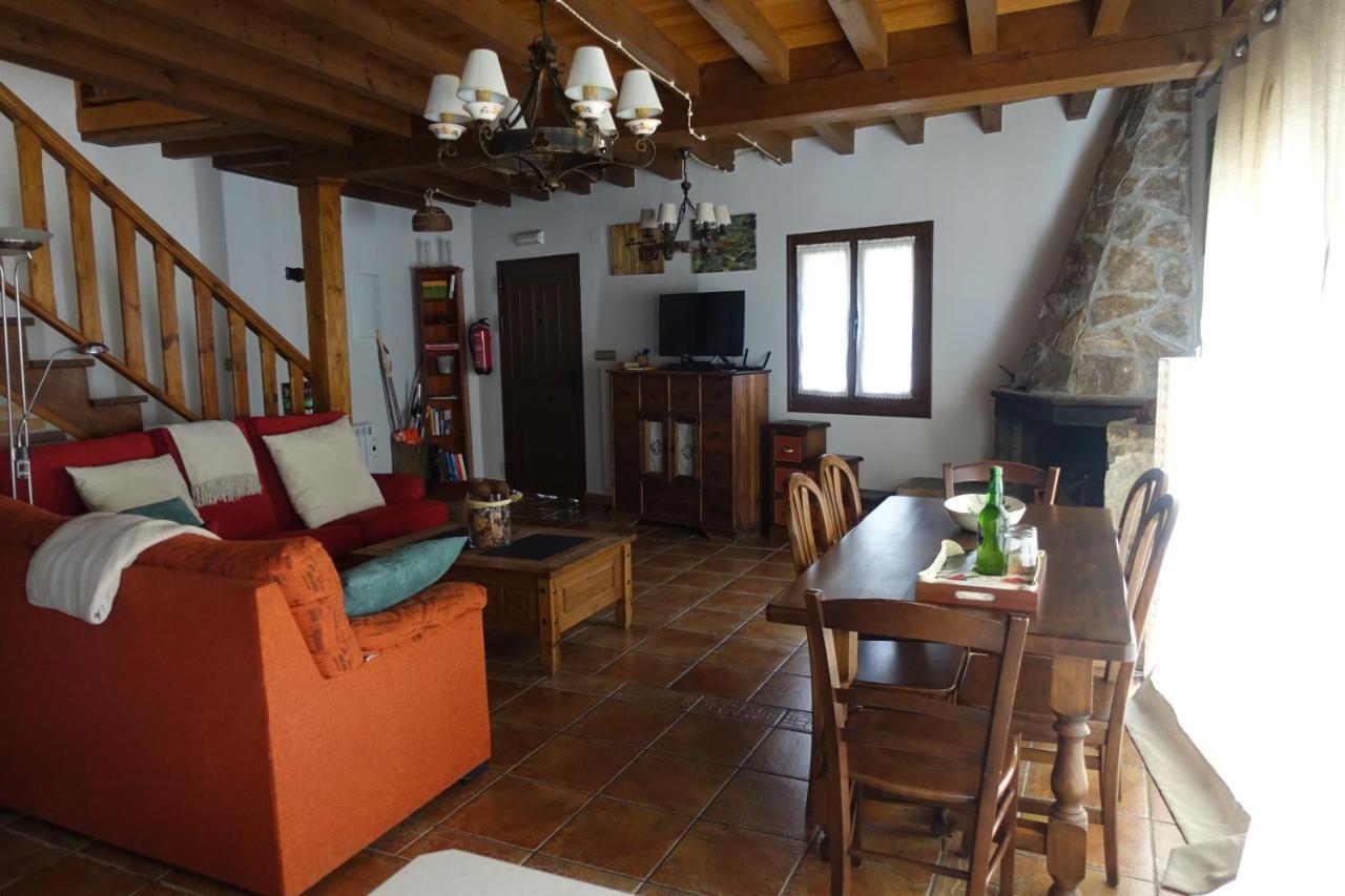 Llar De Cosme Guest House Caso ภายนอก รูปภาพ