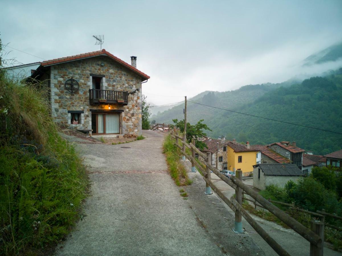 Llar De Cosme Guest House Caso ภายนอก รูปภาพ